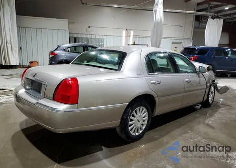 2003 Lincoln Town Car Executive from USA, damaged, VIN 1LNHM81W33Y628791